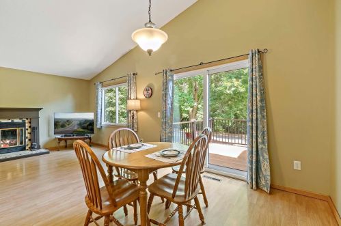 1558 Baylor Ct, Saint Paul MN 55122-4820 exterior