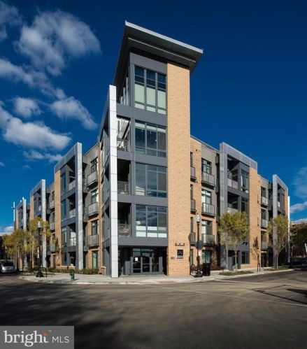 525 Water St, Washington DC  20024 exterior