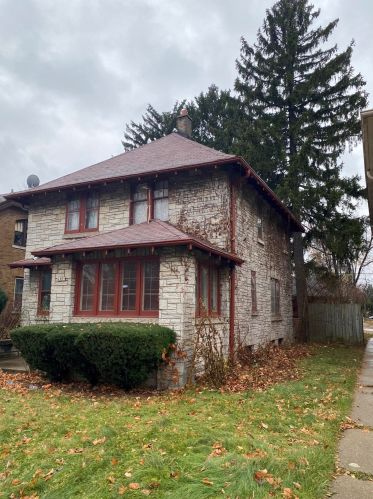 2809 44th St, Milwaukee, WI 53219-3405