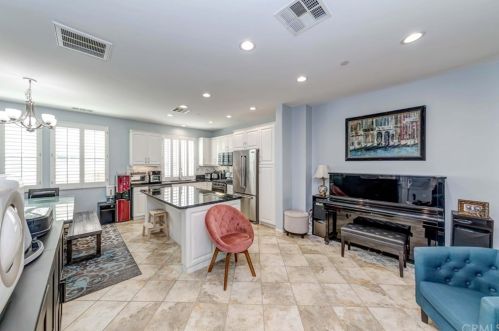 2027 Arnold Way, Fullerton CA 92833-5748 exterior