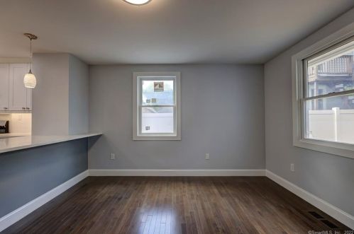 27 Myrtle St, Norwalk CT 06855-1314 exterior