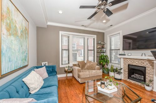 2430 Geneva Ter, Chicago, IL 60614-7780