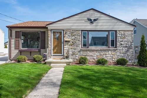 826 Wilson St, Manitowoc, WI 54220-6650