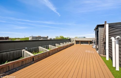 3224 Elston Ave, Chicago IL 60618-5828 exterior