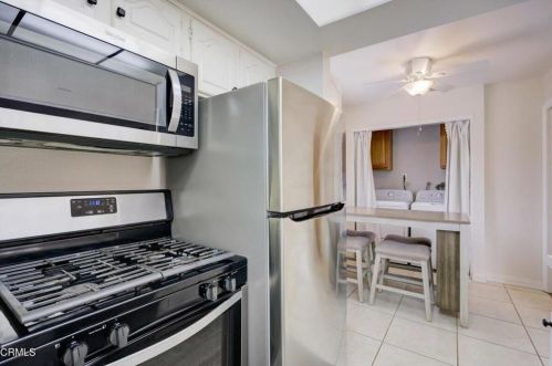 553 E St, Oxnard CA 93030-6983 exterior