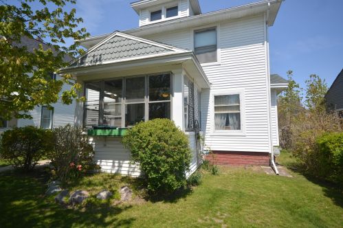 1423 Egleston Ave, Kalamazoo, MI 49001-3915