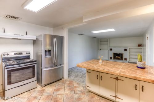 4602 Seneca St, Tucson AZ  85712-3272 exterior