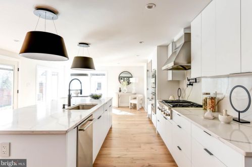 4624 Asbury Pl, Washington DC  20016-4325 exterior