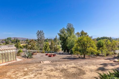 31150 Avenida Del Reposo, Temecula CA 92591-1719 exterior