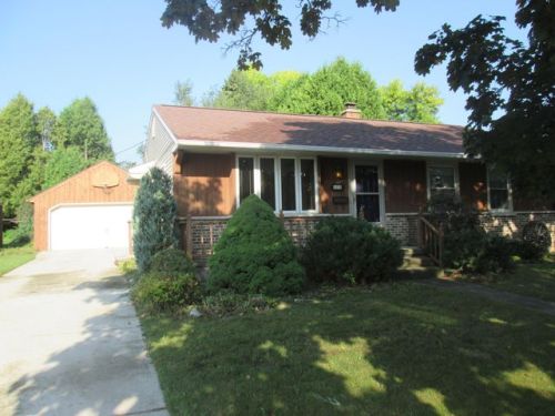 1408 5th St, Manitowoc, WI 54220-2008