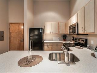 931 11th Ave, Portland OR  97209-3245 exterior