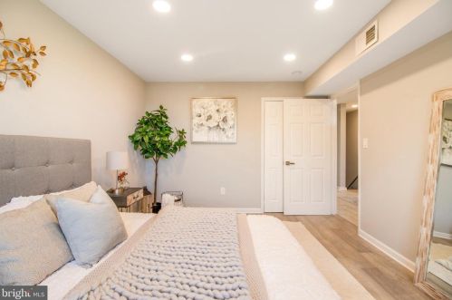 1149 Summit St, Washington DC  20002-3182 exterior