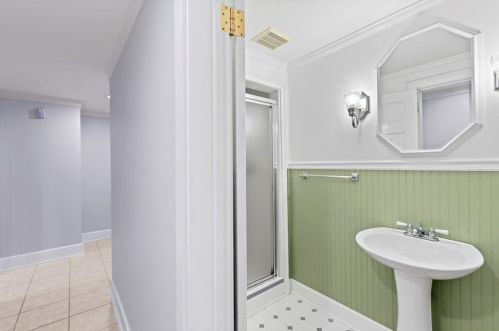 875 Kings Ct, Atlanta GA 30306-3431 exterior