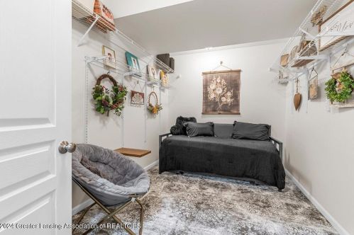 16120 Park Lake Rd, East Lansing MI 48823-9480 exterior