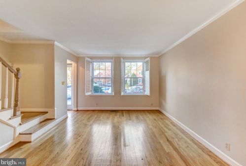 4608 34th St, Arlington, VA 22206-1702