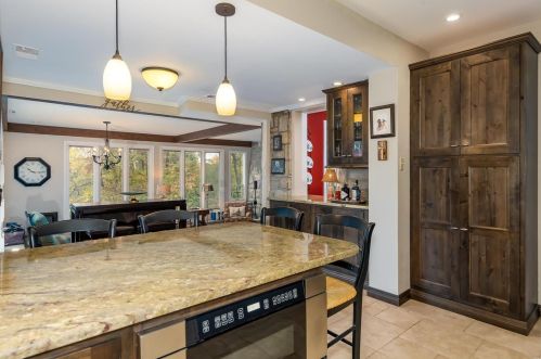 28 Huntleigh Wood, Saint Louis MO 63131-4814 exterior