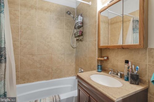 2001 13 St, Philadelphia PA 19148-5503 exterior