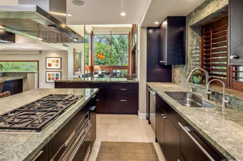 2984 Makalei Pl, Honolulu HI 96815-4743 exterior