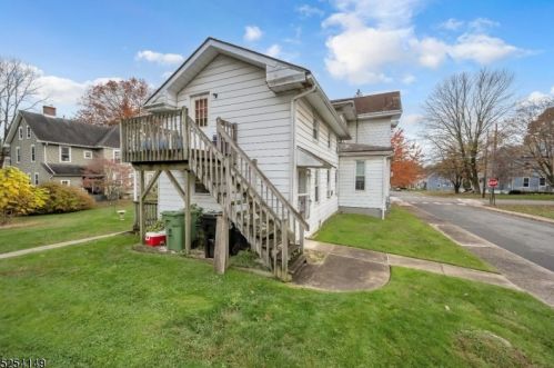 196 Belvidere Ave, Washington NJ 07882-1028 exterior