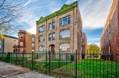 6126 University Ave, Chicago, IL 60637-2724