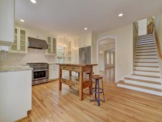 4208 Sinclair Ave, Austin TX  78756-3527 exterior