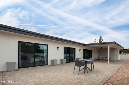 9052 29th St, Phoenix AZ  85028-5302 exterior