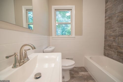 451 River Rd, Rahway NJ  07065-4203 exterior