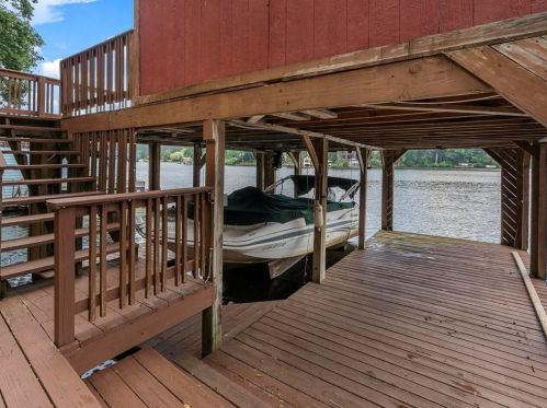 8474 Lake Dr, Lithonia GA  30039-6562 exterior