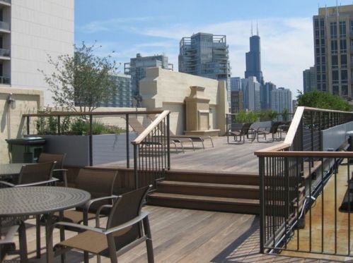 758 Larrabee St, Chicago IL  60654-6445 exterior