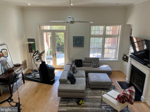 3946 Highwood Ct, Washington DC 20007-2131 exterior