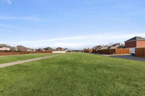 13338 4 Willows Dr, Frisco TX 75035-0043 exterior