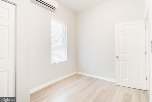 5215 Cedar Ave, Philadelphia PA 19143-1524 exterior