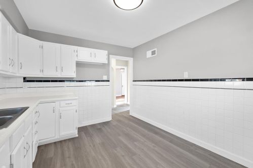 4587 Wabash Ave, Saint Louis MO 63109-1967 exterior