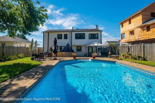 403 Newark Ave, Point Pleasant Beach NJ 08742-4141 exterior