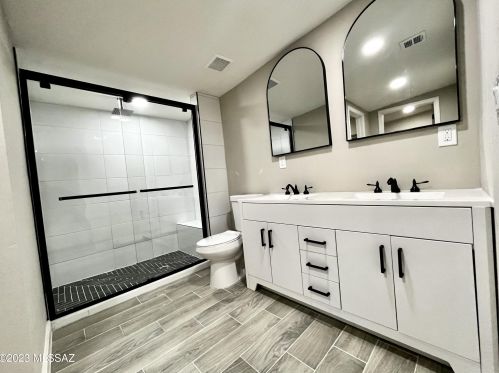 2520 Calle Cordova, Tucson AZ  85710-5732 exterior