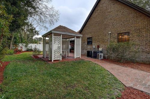 2115 Fore Dr, Tampa FL 33612-5006 exterior