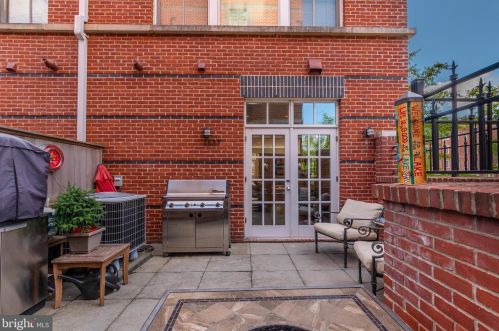 1127 Royal St, Alexandria VA  22314-1406 exterior