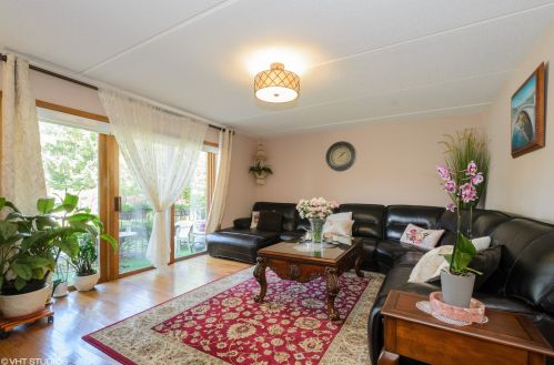 6111 Leland Ave, Chicago, IL 60630-3000