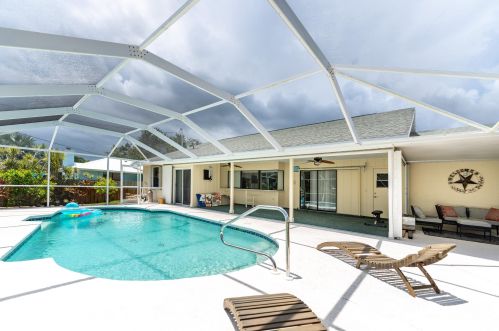 2251 Mcmaster St, Fort Pierce FL  34952-6845 exterior