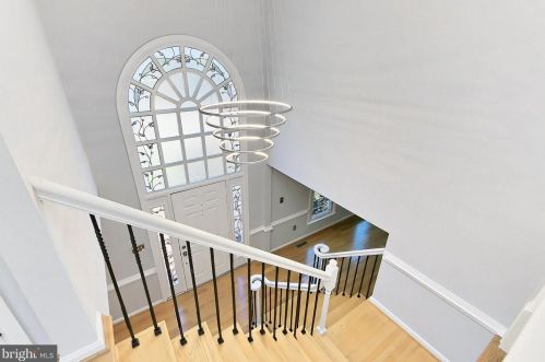 7712 Midday Ln, Alexandria VA 22306-2758 exterior