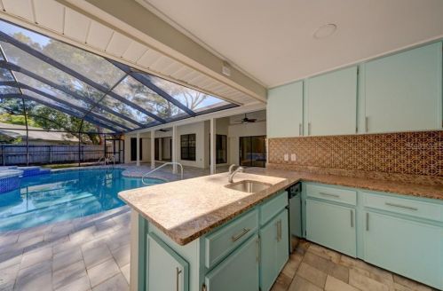 5012 Barrowe Dr, Tampa FL 33624-2593 exterior