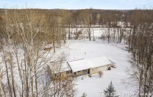 13300 Sadler Dr, Cedar Springs MI 49319-8030 exterior