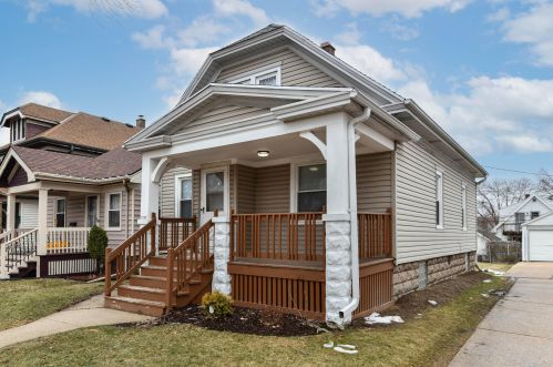 1325 58th St, Milwaukee WI  53214-3434 exterior