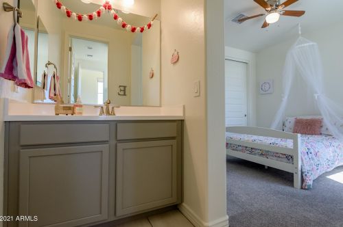 31314 1 Pl, Phoenix AZ 85022-2316 exterior