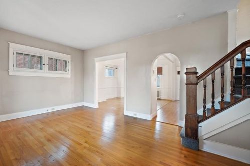 207 Perryview Ave, Pittsburgh, PA 15214-1531