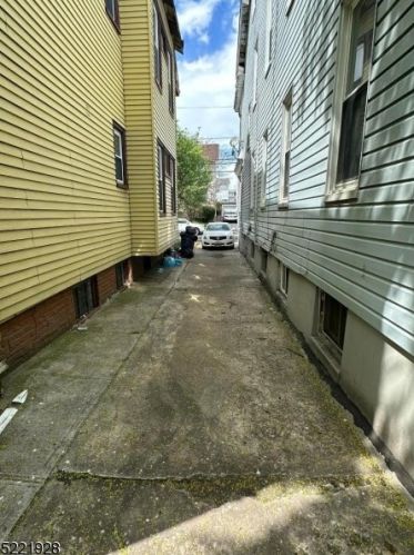 322 Vermont Ave, Irvington NJ 07111-2563 exterior