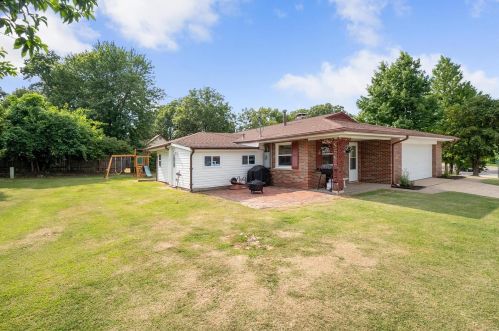 11800 Fairlind Dr, Saint Louis MO exterior