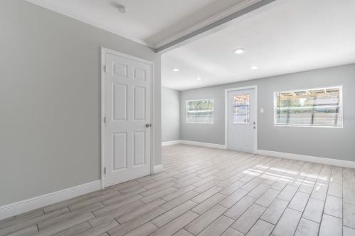 4722 Bay Ave, Tampa FL 33616-1070 exterior