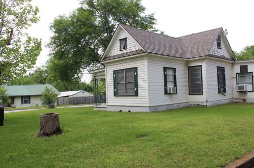 535 Rice St, Denison, TX 75020-7651