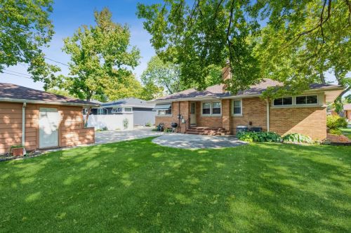 890 Prospect Ave, Elmhurst IL  60126-4867 exterior